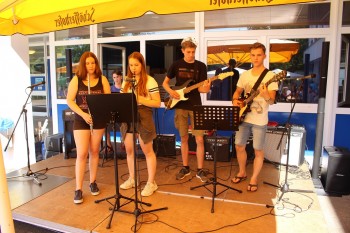 Mit viel Musik in die Ferien  - Das DBG feierte das Schuljahresende